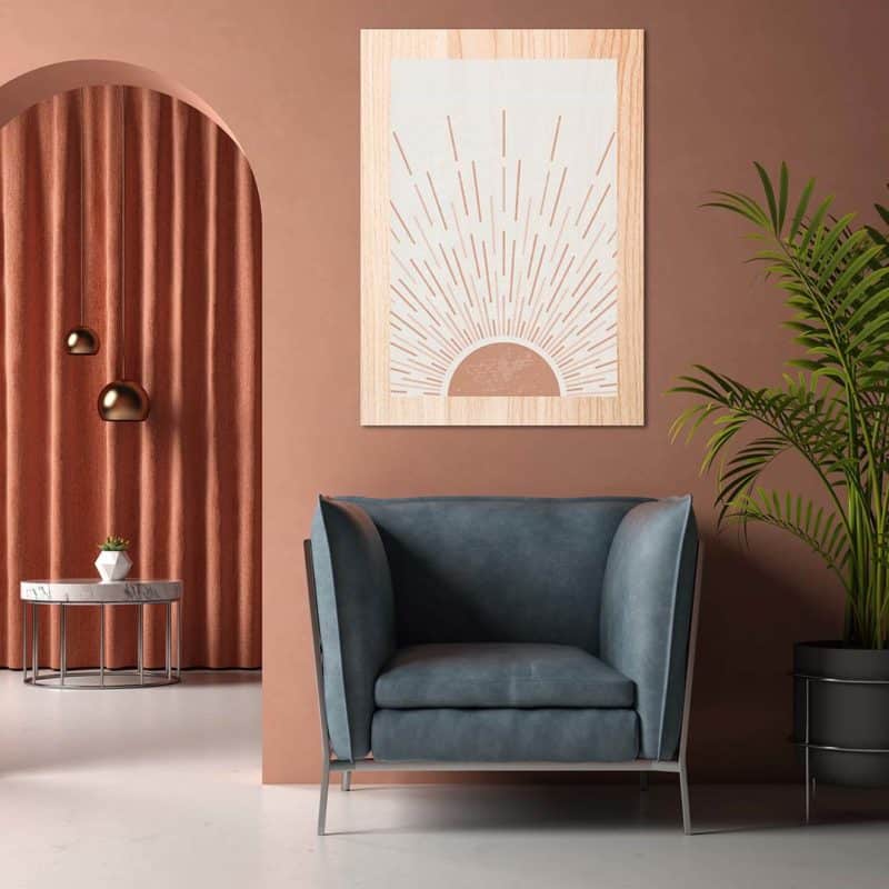 Ambiente con sillón y cuadro de madera Red Sun